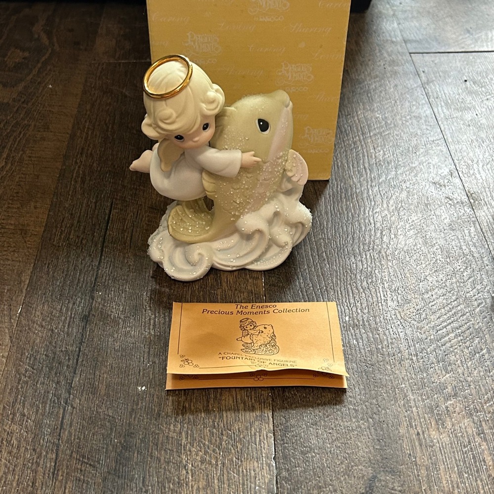 Precious Moments Fountain of Angels 1997 Chapel Exclusive Figurine 384844 Enesco